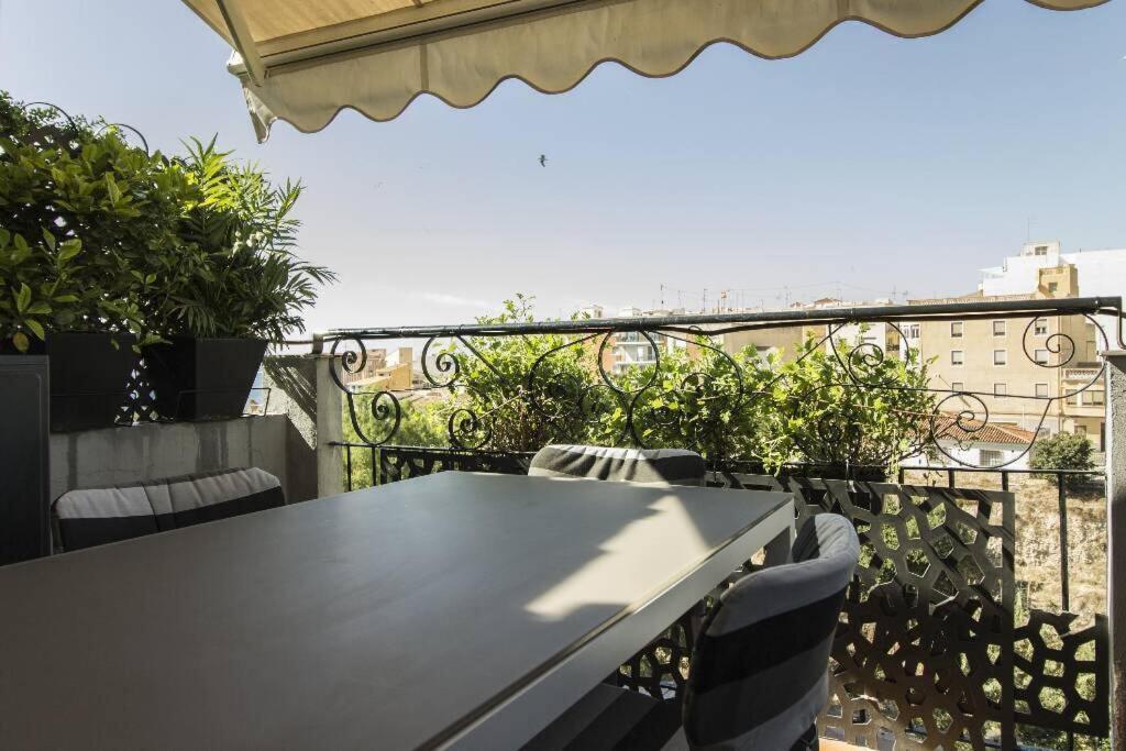 Preciosa Casa En Vilajoyosa Con Vistas Al Mar En Las Casas Colgantes Del Casco Antiguo Villajoyosa  Exterior foto