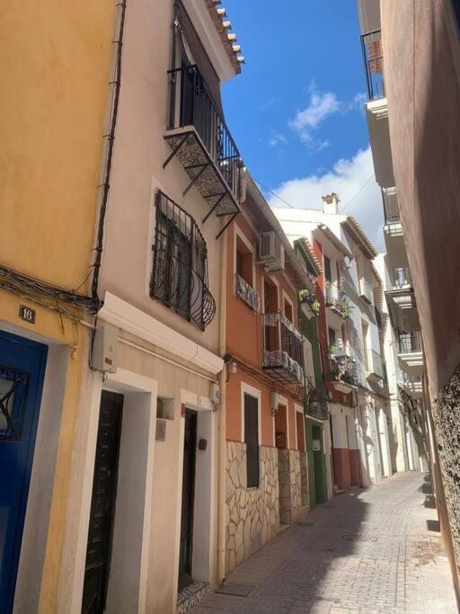 Preciosa Casa En Vilajoyosa Con Vistas Al Mar En Las Casas Colgantes Del Casco Antiguo Villajoyosa  Exterior foto