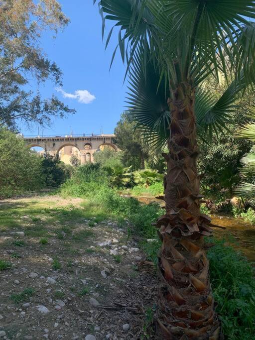 Preciosa Casa En Vilajoyosa Con Vistas Al Mar En Las Casas Colgantes Del Casco Antiguo Villajoyosa  Exterior foto